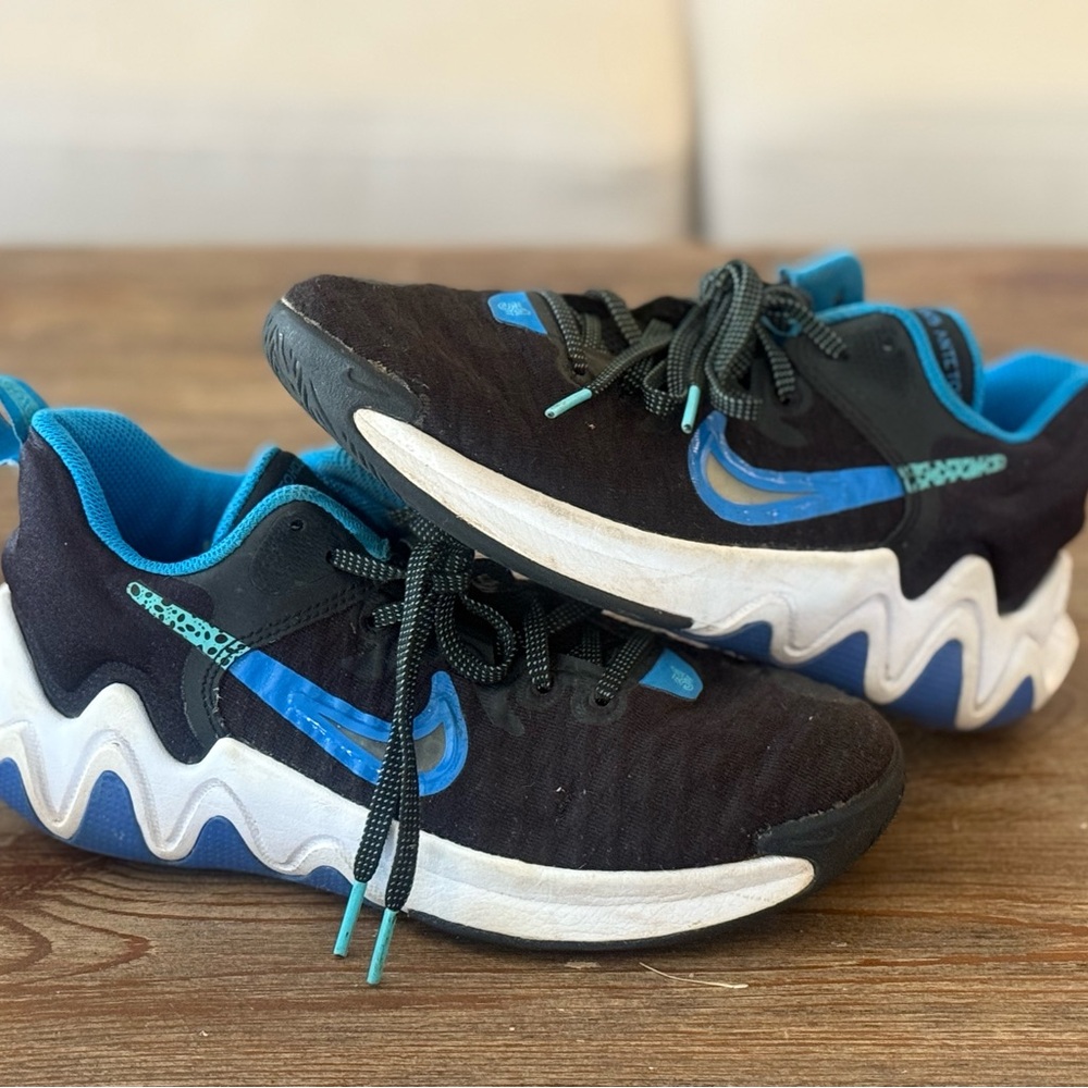 Nike, Giannis Antetokounmpo sneakers, Size 4Y